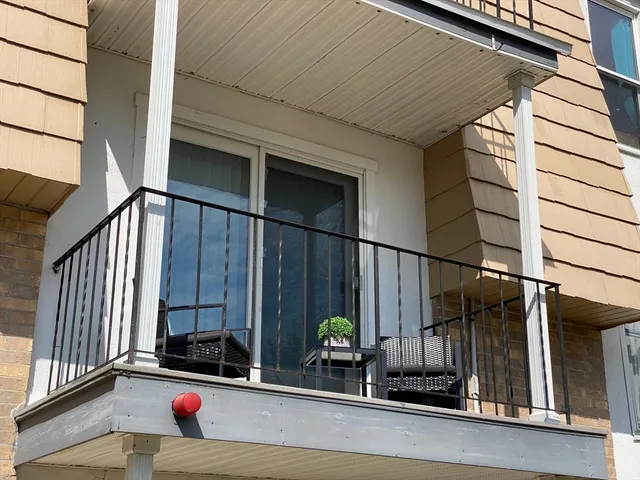 $2,300 | 4 Shadowbrook Lane, Unit 30, Milford, MA 01757