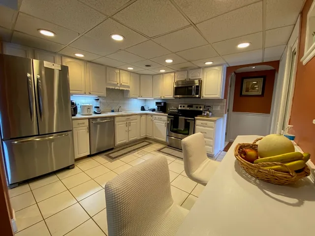 $2,300 | 4 Shadowbrook Lane, Unit 30, Milford, MA 01757