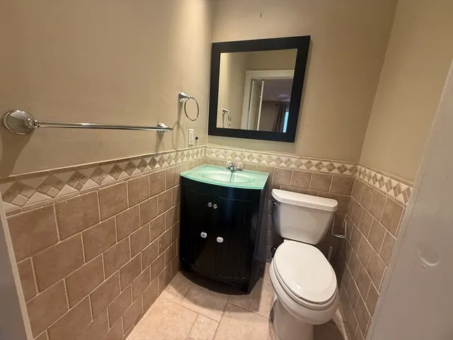 $2,300 | 4 Shadowbrook Lane, Unit 30, Milford, MA 01757