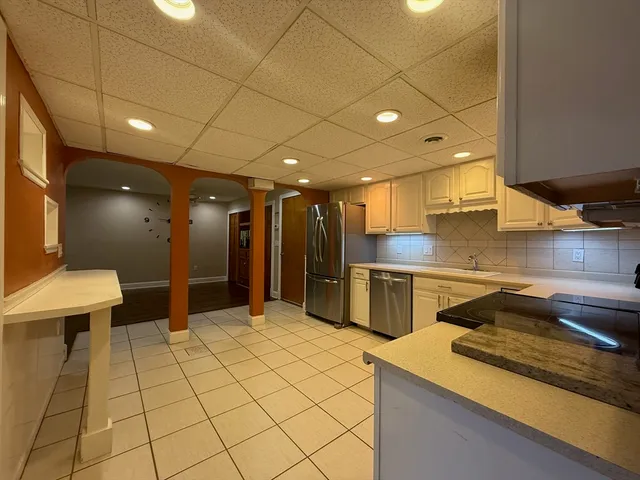 $2,300 | 4 Shadowbrook Lane, Unit 30, Milford, MA 01757