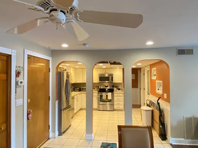 $2,300 | 4 Shadowbrook Lane, Unit 30, Milford, MA 01757