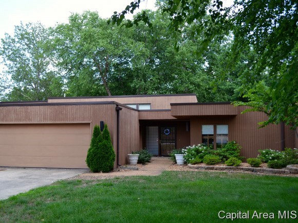6 Washington Place Springfield, IL 62702 - Photo 1 of 7