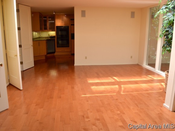 6 Washington Place Springfield, IL 62702 - Photo 4 of 7