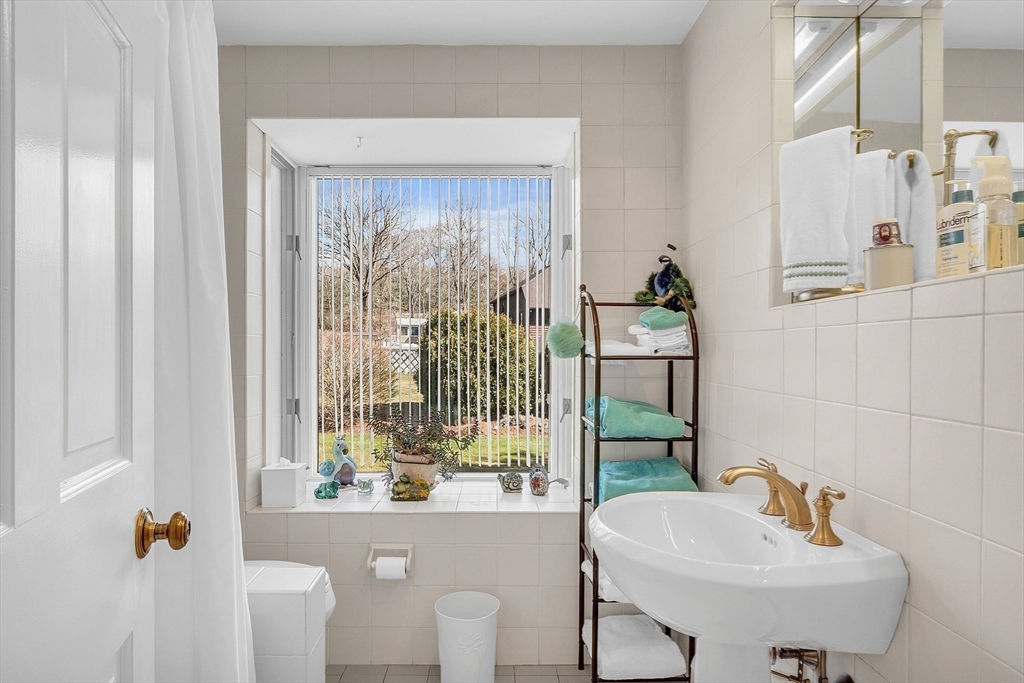 35 Lovejoy Road Andover, MA 01810 - Photo 39 of 42 Gallery Image 39