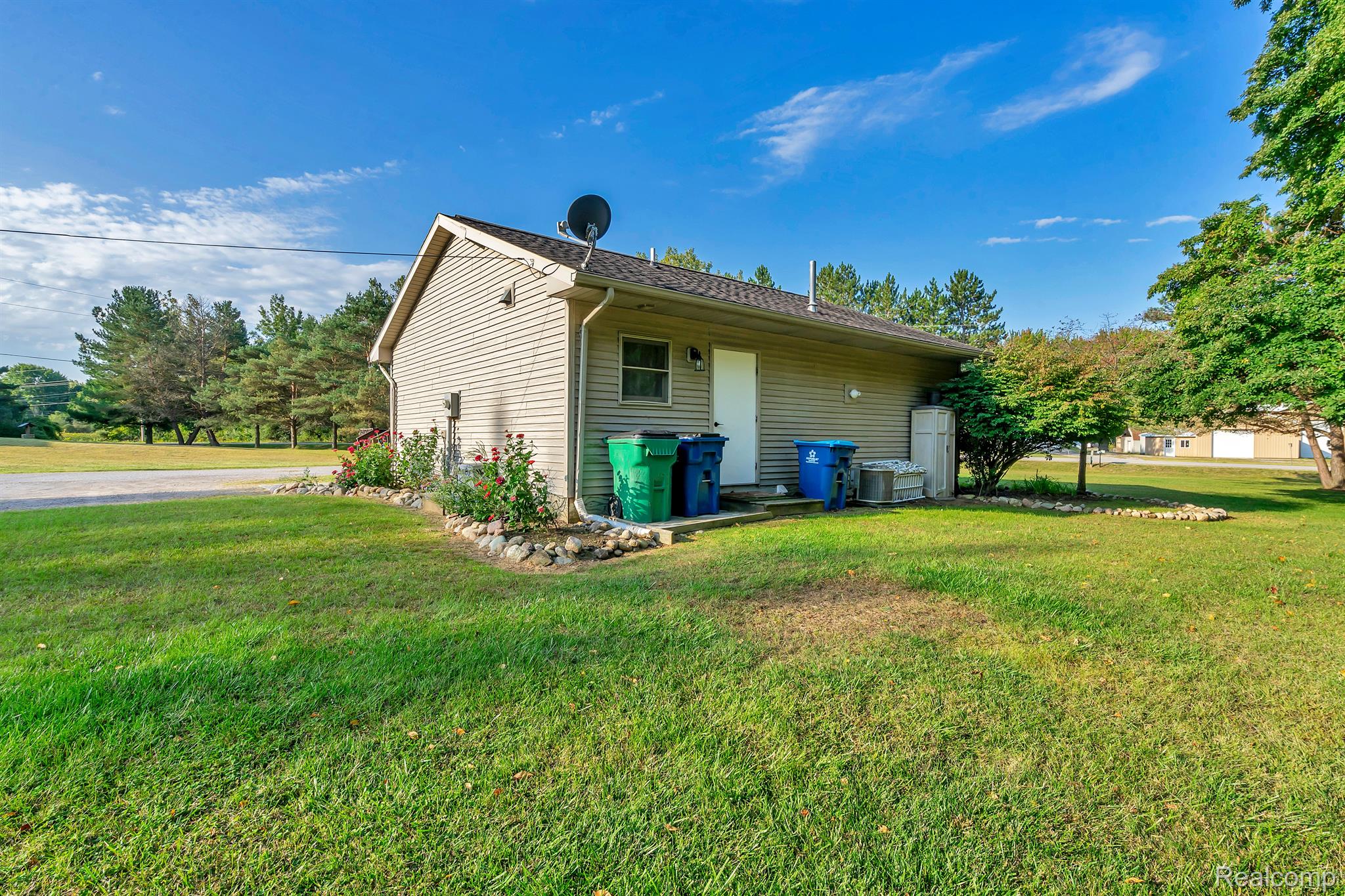 7955 Ellis Road Millington, MI 48746 - Photo 20 of 24 Rear of 7955 Ellis