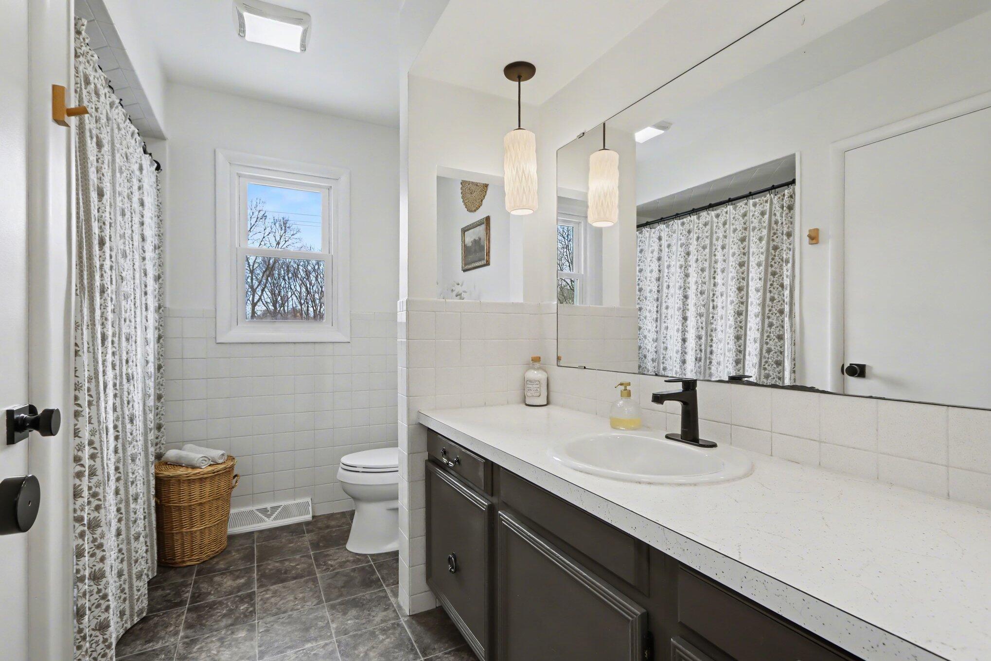 22381 North Angling Road Centreville, MI 49032 - Photo 12 of 46 Full Bathroom