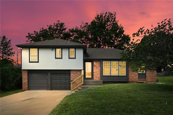 $419,900 | 6700 Mastin Drive, Shawnee, KS 66203