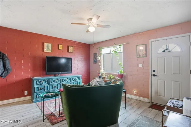 $265,000 | 2515 East Atlanta Avenue, Phoenix, AZ 85040