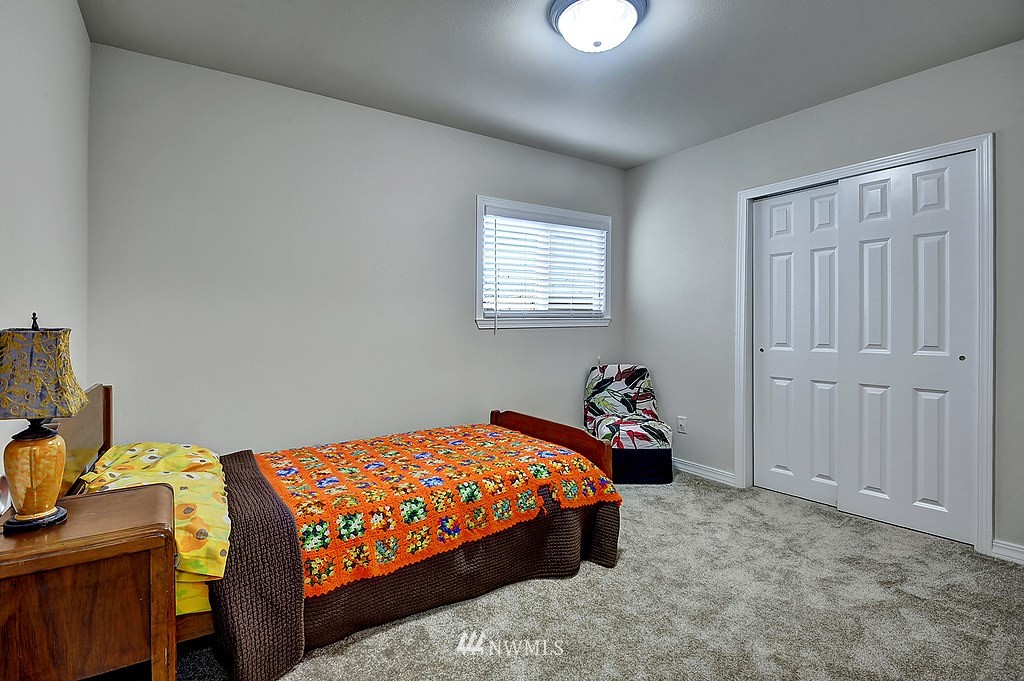 222 Burnett Avenue North Renton, WA 98057 - Photo 11 of 15