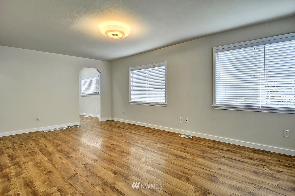 222 Burnett Avenue North Renton, WA 98057 - Photo 8 of 15