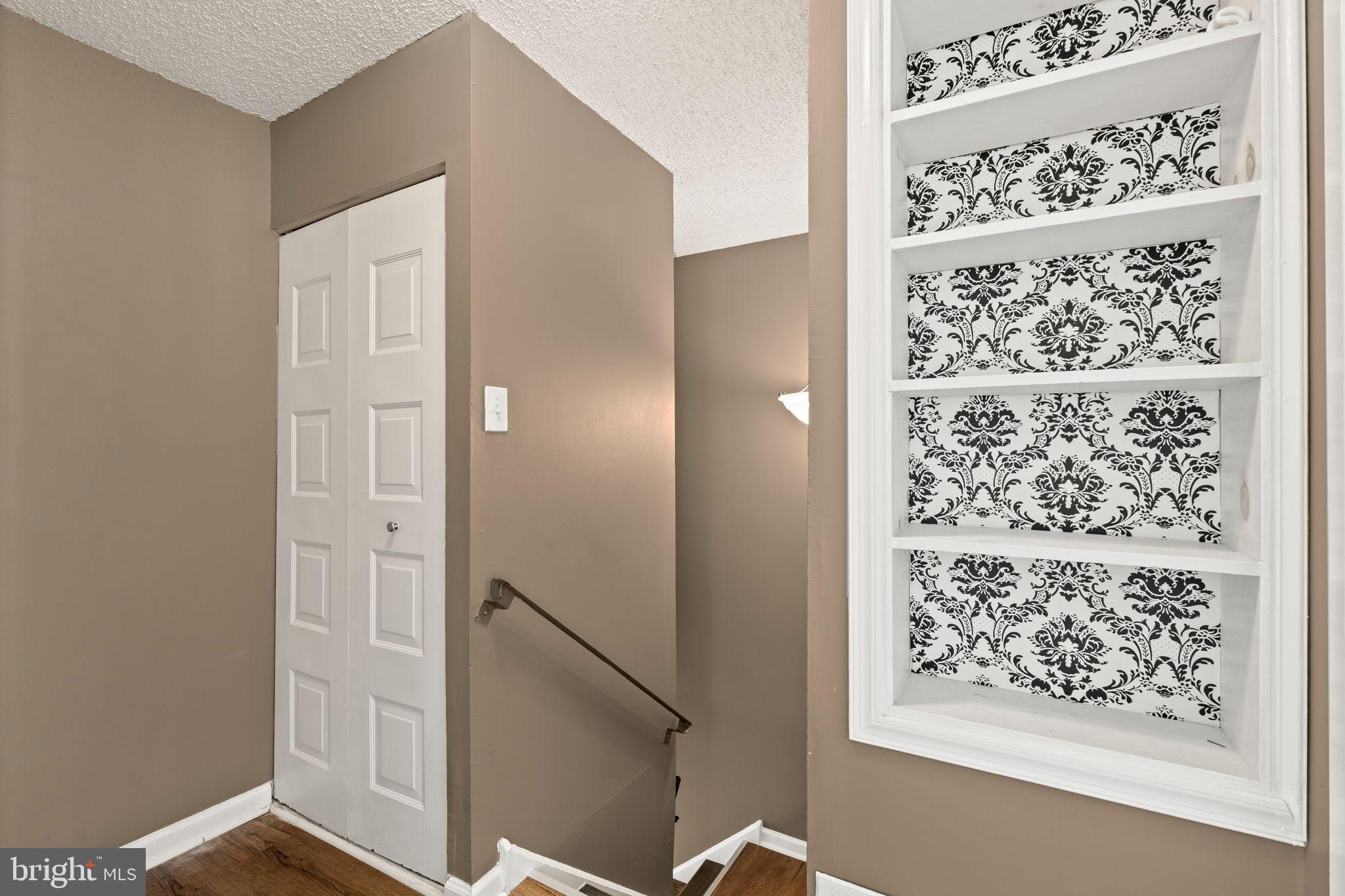 11849B Academy Road, Unit C4 Philadelphia, PA 19154 - Photo 9 of 30 Charming entryway with stylish accents.