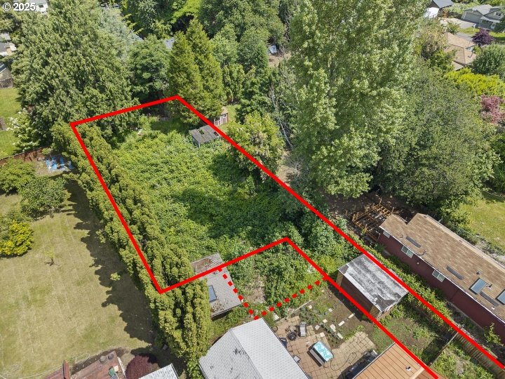 5581 Northeast Simpson Street Portland, OR 97218 - Photo 7 of 9