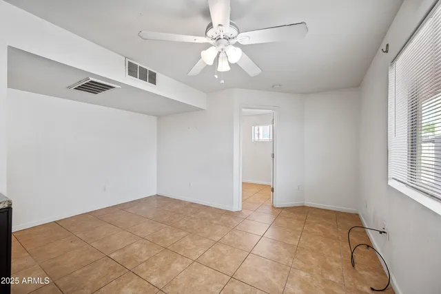 $899 | 3949 East Earll Drive, Unit 2, Phoenix, AZ 85018