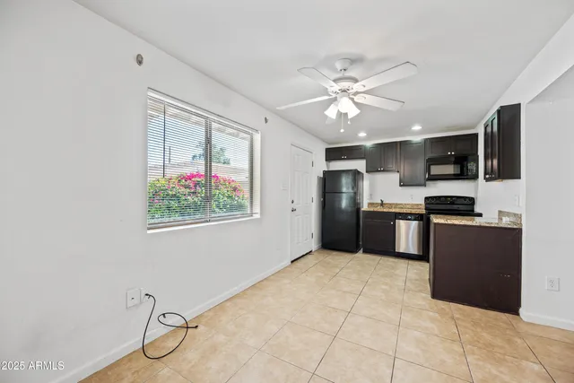 $899 | 3949 East Earll Drive, Unit 2, Phoenix, AZ 85018