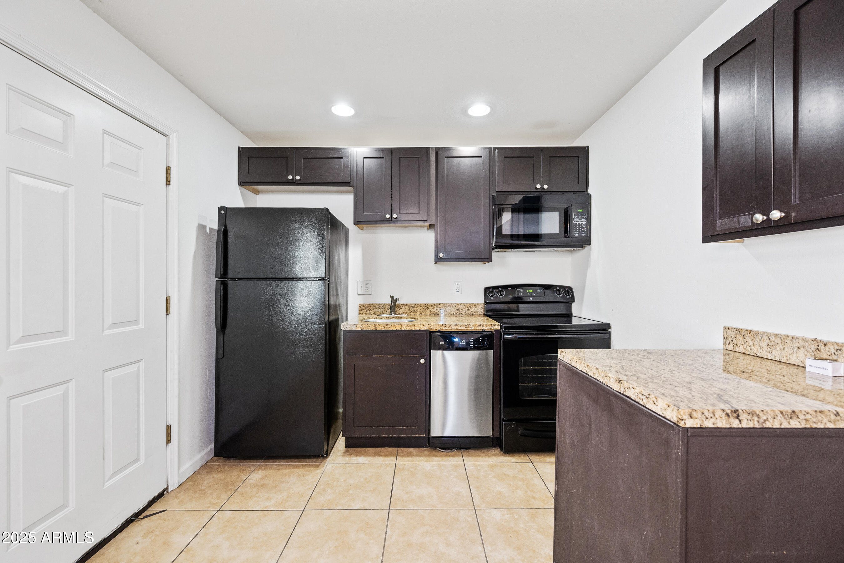 3949 East Earll Drive, Unit 2 Phoenix, AZ 85018 - Photo 6 of 10 5-3949EED2-ocupix-