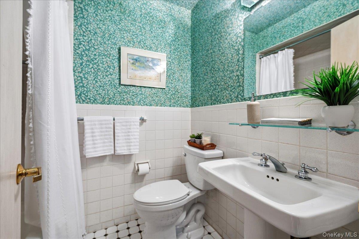 280 Maple Road Valley Cottage, NY 10989 - Photo 25 of 37