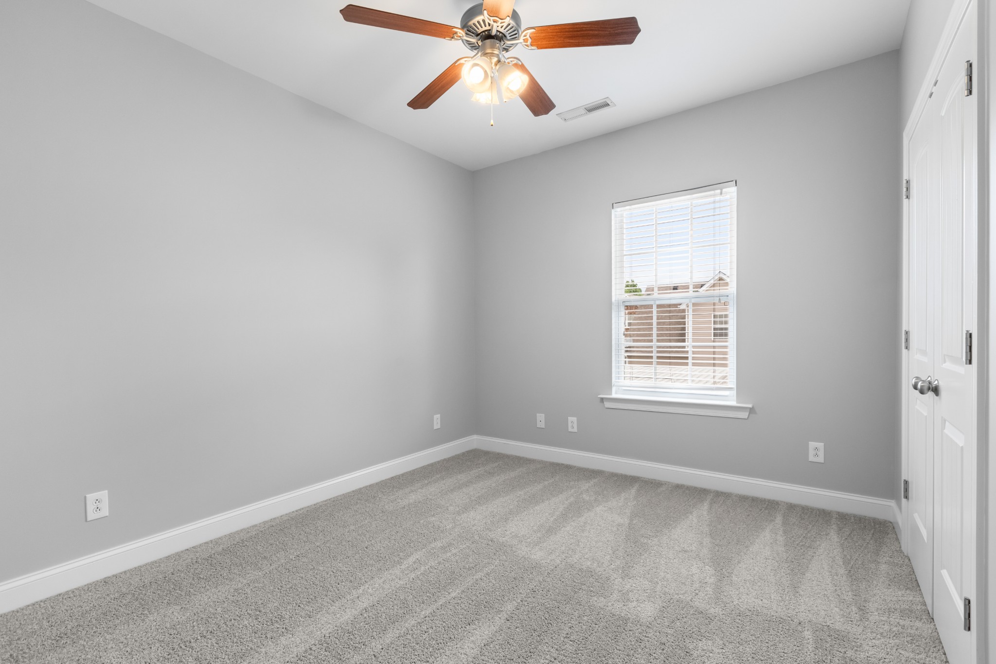 216 Rowlette Circle Murfreesboro, TN 37127 - Photo 27 of 36 an empty room with windows and fan