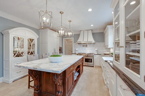 $2,595,000 | 326 East North Avenue, Lake Bluff, IL 60044