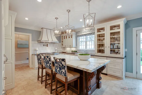 $2,595,000 | 326 East North Avenue, Lake Bluff, IL 60044