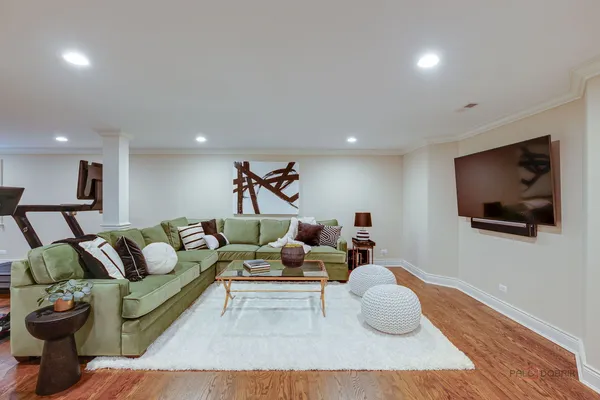 $2,595,000 | 326 East North Avenue, Lake Bluff, IL 60044