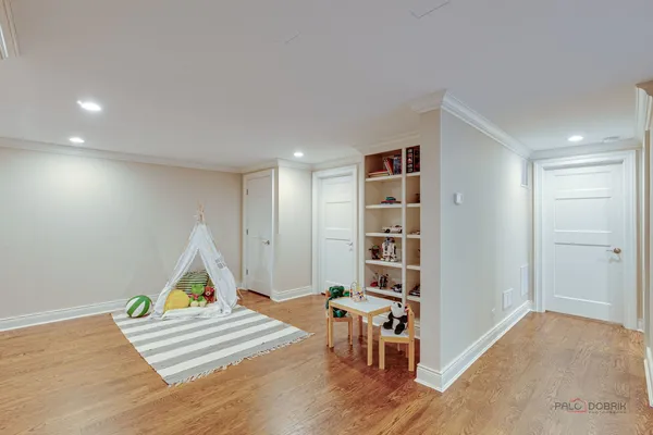 $2,595,000 | 326 East North Avenue, Lake Bluff, IL 60044