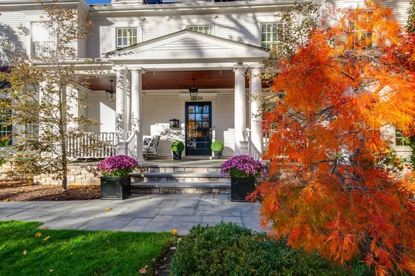 $2,595,000 | 326 East North Avenue, Lake Bluff, IL 60044