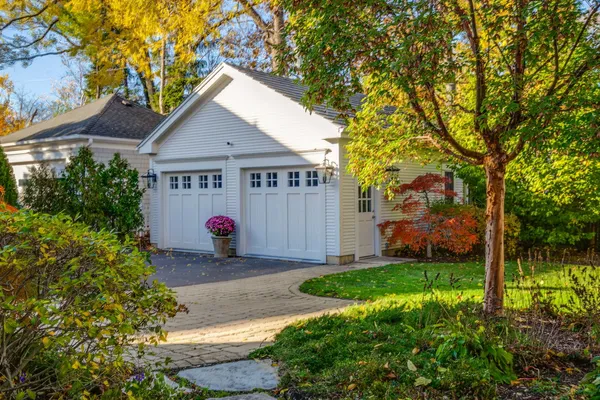 $2,595,000 | 326 East North Avenue, Lake Bluff, IL 60044