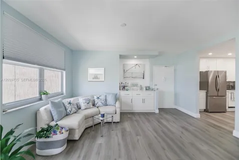 $636,000 | 1985 South Ocean Drive, Unit 8P, Hallandale Beach, FL 33009