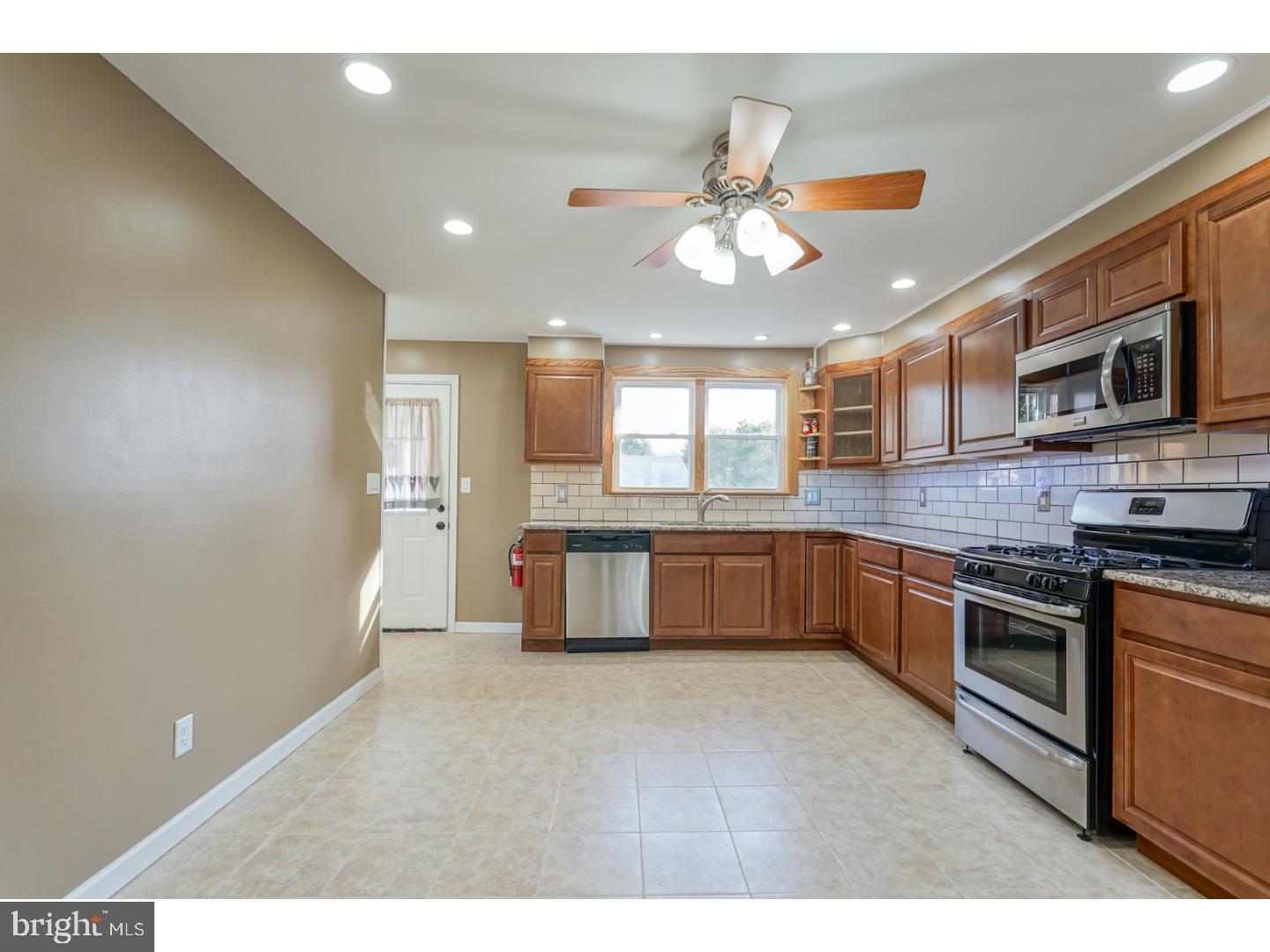 1304 Clayton Road Williamstown, NJ 08094 - Photo 2 of 25 Gallery Image 2