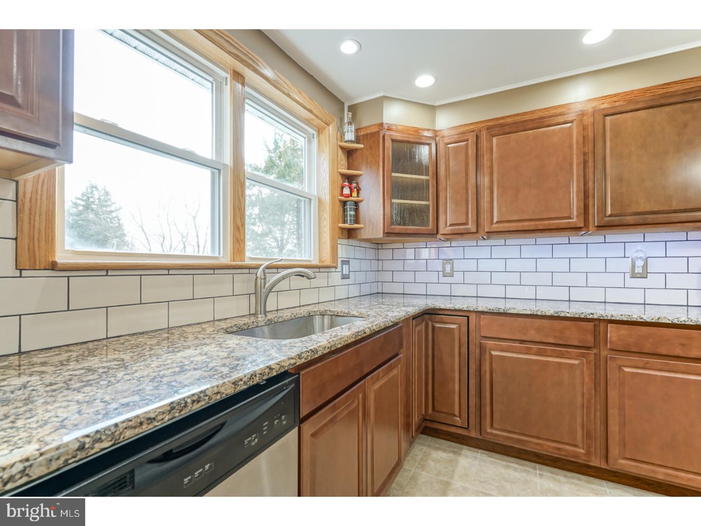 1304 Clayton Road Williamstown, NJ 08094 - Photo 5 of 25 Gallery Image 5