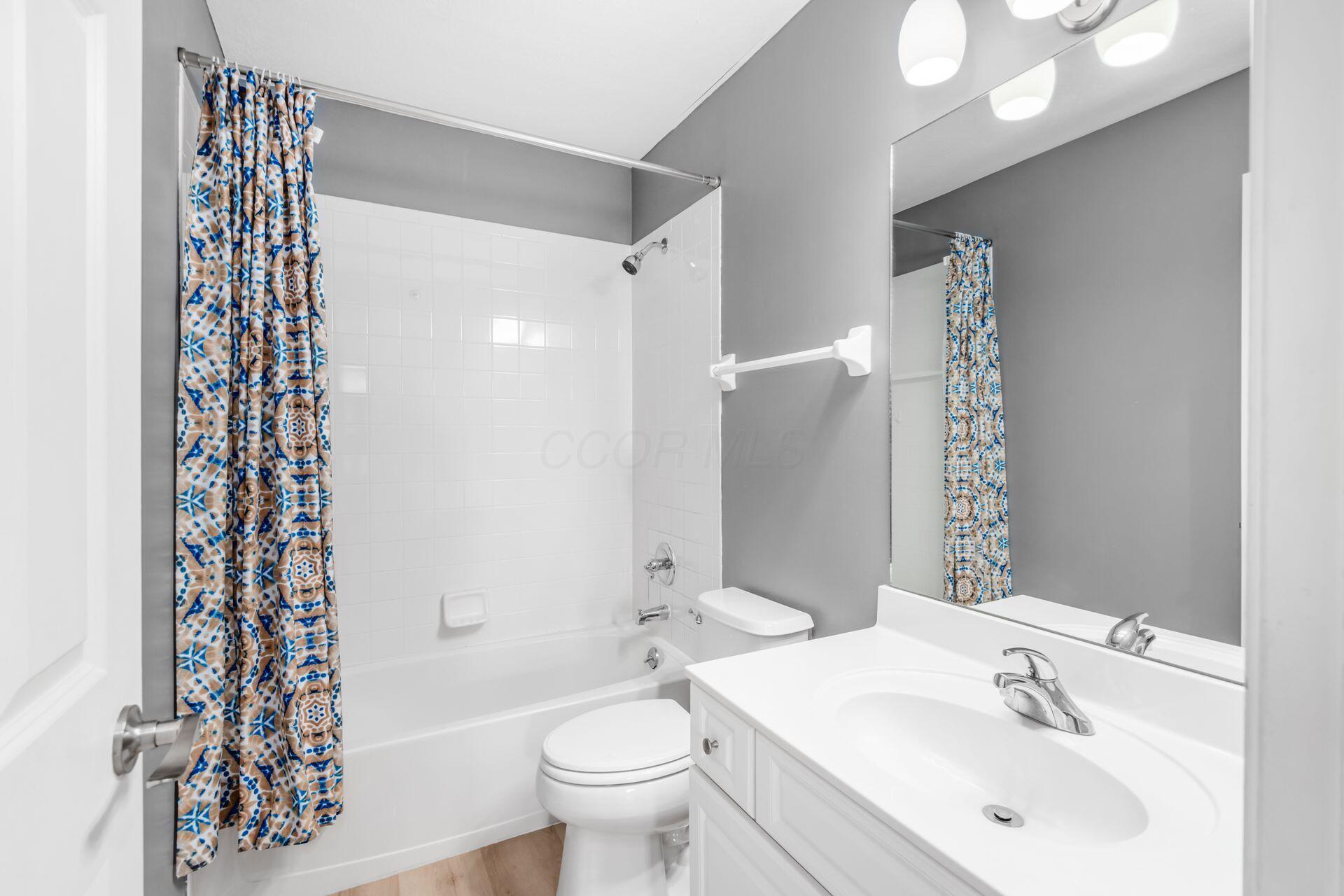360 Sycamore Ridge Way, Unit 360 Columbus, OH 43230 - Photo 13 of 19 hall bathroom