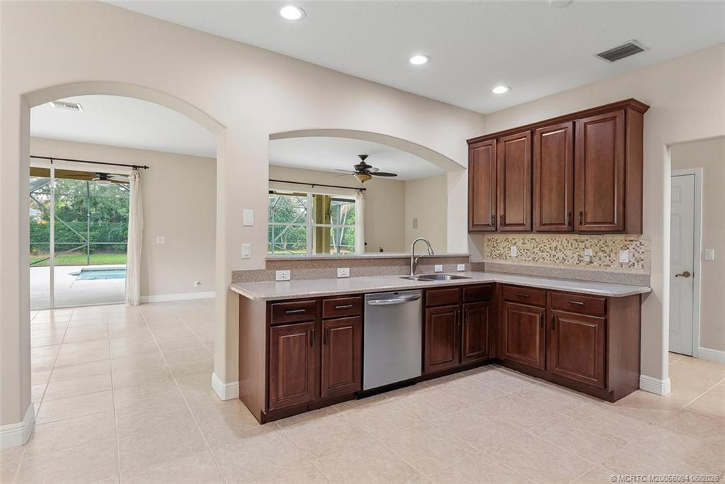 2029 Southwest Panther Trace Stuart, FL 34997 - Photo 15 of 46