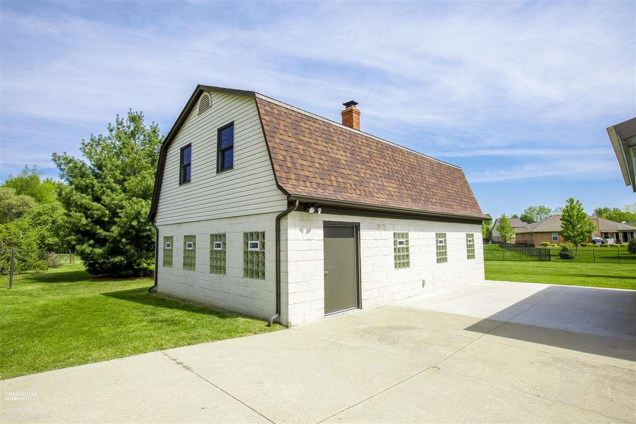 47037 Sugarbush Road Chesterfield, MI 48047 - Photo 6 of 48