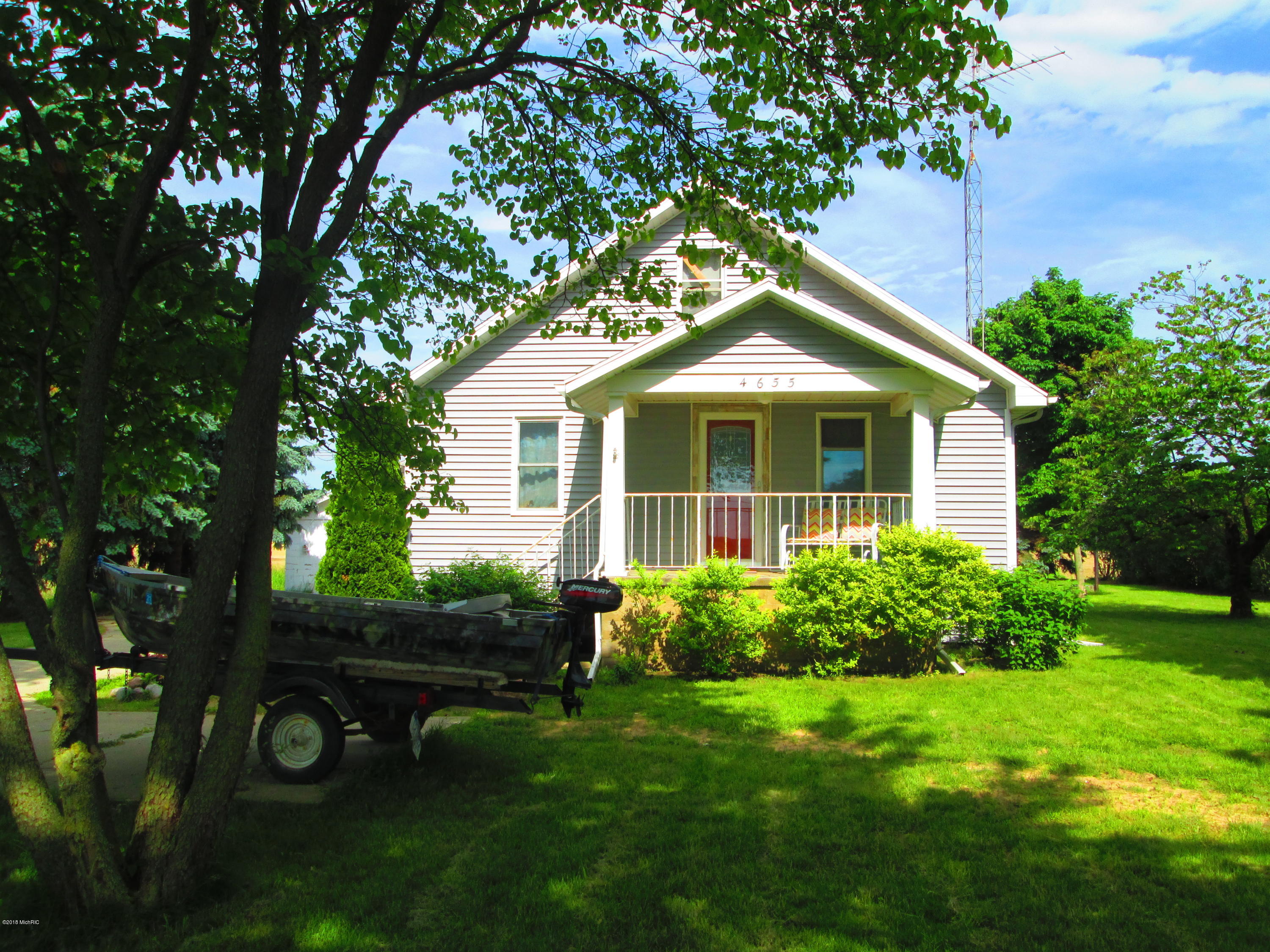4655 South Pipestone Road Sodus, MI 49126 - Photo 4 of 32 frontcenter