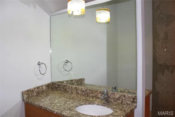 $2,250 | 4100 Forest Park Avenue, Unit 510, St. Louis, MO 63108