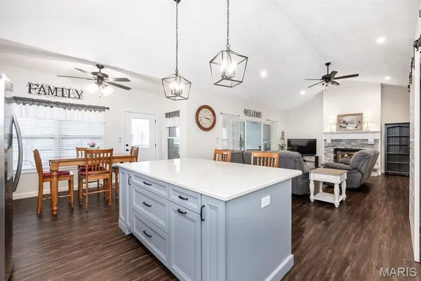 $595,000 | 1113 Menominee Trail, Mascoutah, IL 62258