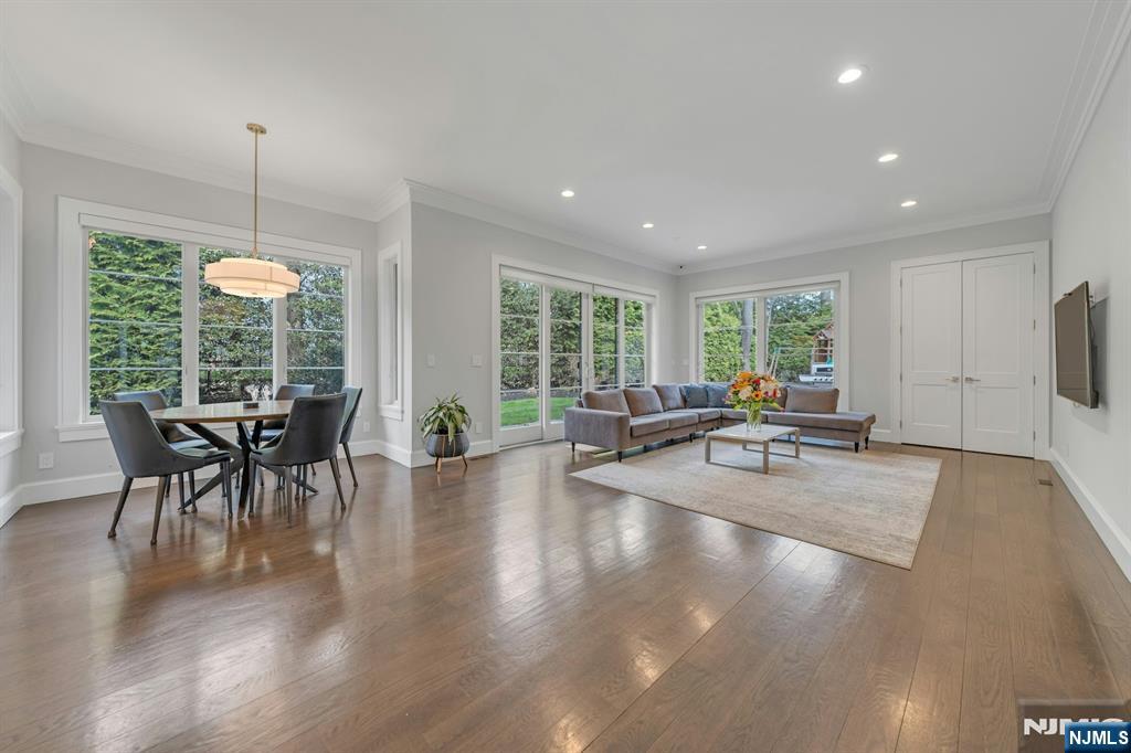 45 Brook Way Demarest, NJ 07627 - Photo 11 of 49