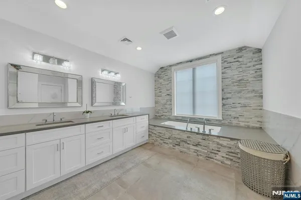 $2,998,000 | 45 Brook Way, Demarest, NJ 07627
