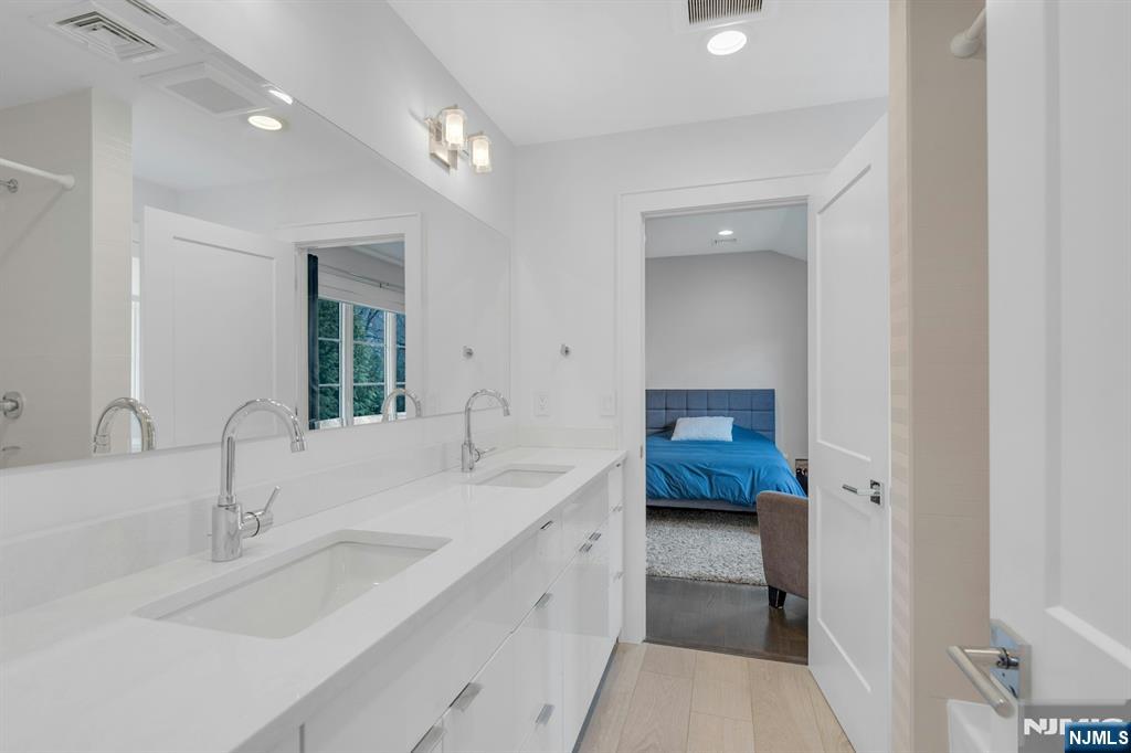 45 Brook Way Demarest, NJ 07627 - Photo 27 of 49