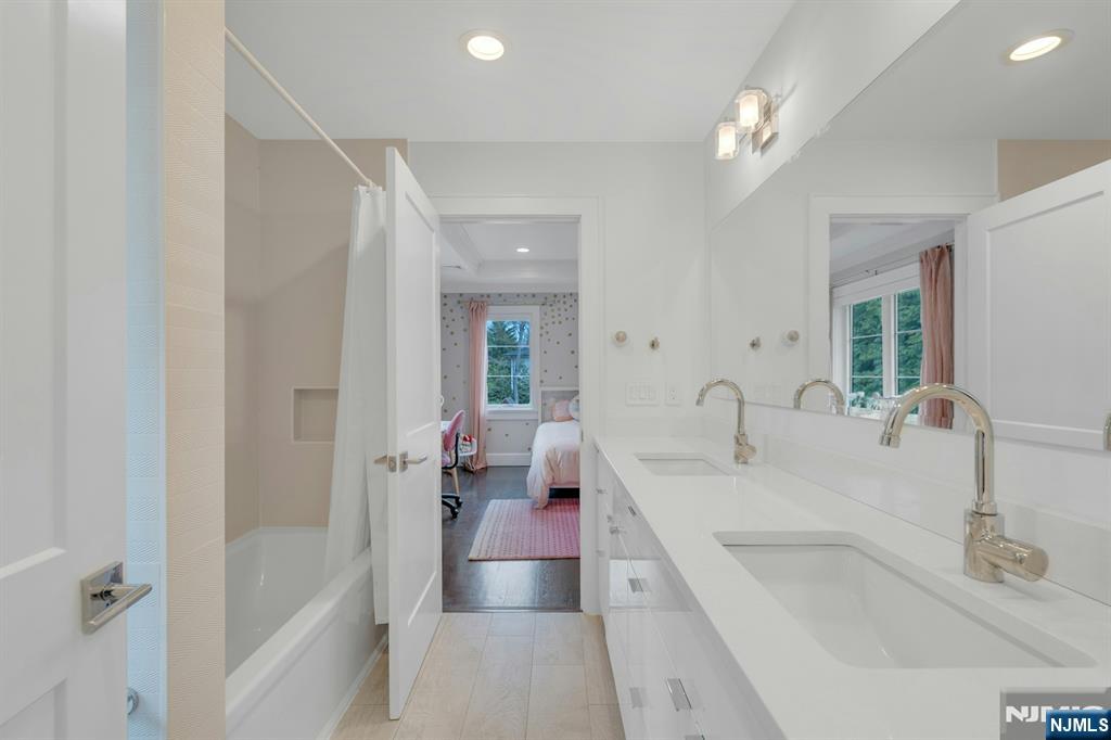45 Brook Way Demarest, NJ 07627 - Photo 28 of 49