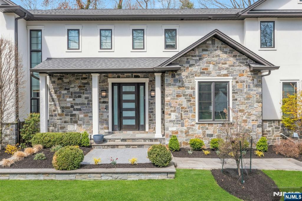 45 Brook Way Demarest, NJ 07627 - Photo 3 of 49