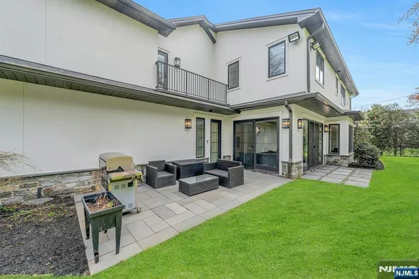 $2,998,000 | 45 Brook Way, Demarest, NJ 07627