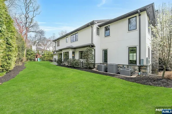 $2,998,000 | 45 Brook Way, Demarest, NJ 07627
