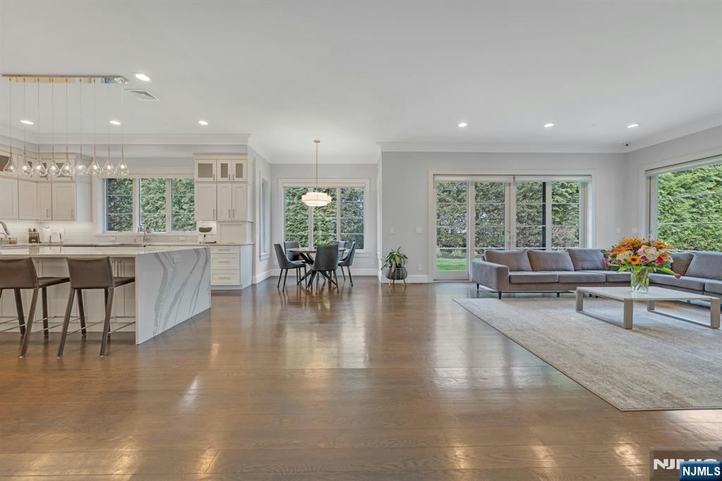 45 Brook Way Demarest, NJ 07627 - Photo 6 of 49
