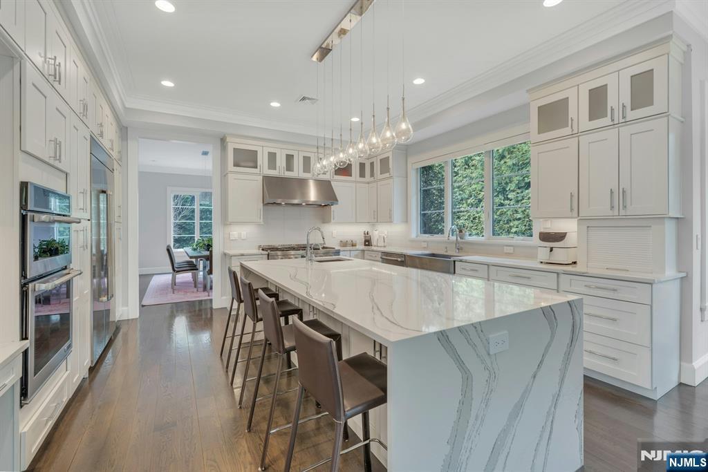 45 Brook Way Demarest, NJ 07627 - Photo 8 of 49