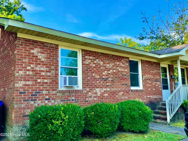 $1,100 | 1400 East 1st Street, Unit A, Greenville, NC 27858