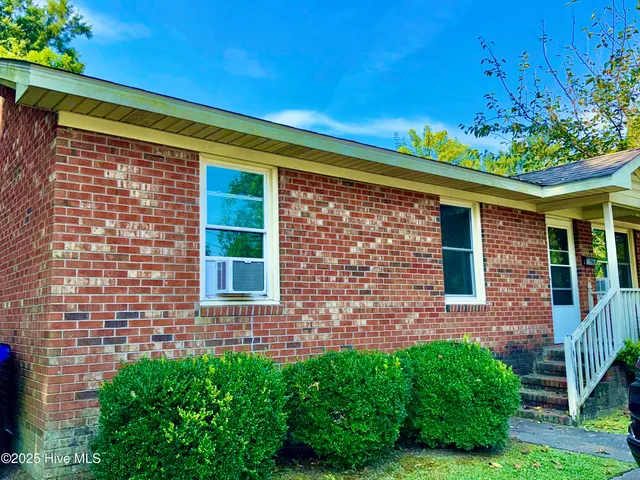 $1,200 | 1400 East 1st Street, Unit A, Greenville, NC 27858