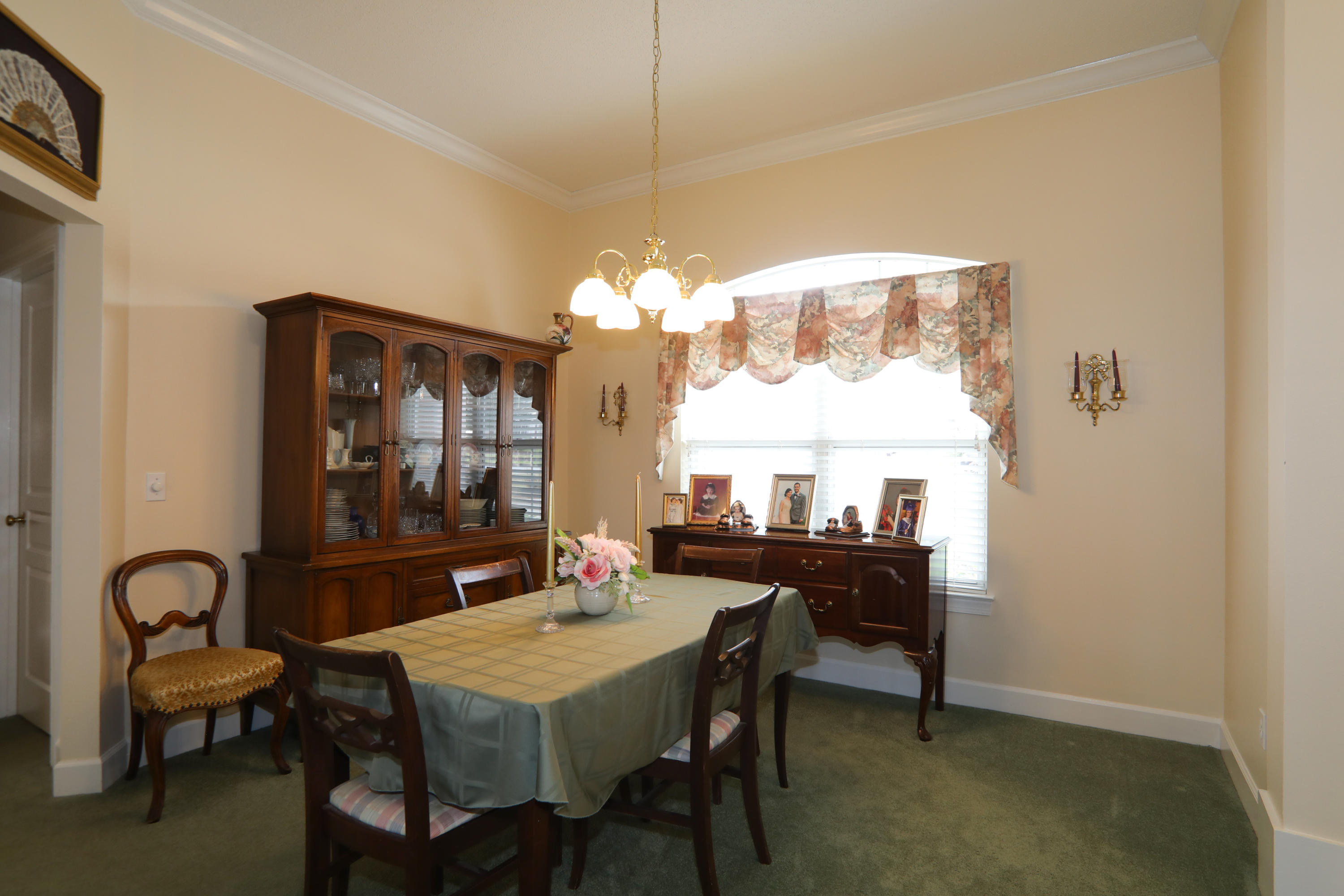 4462 Woodbridge Road Niceville, FL 32578 - Photo 2 of 20 Dining Room