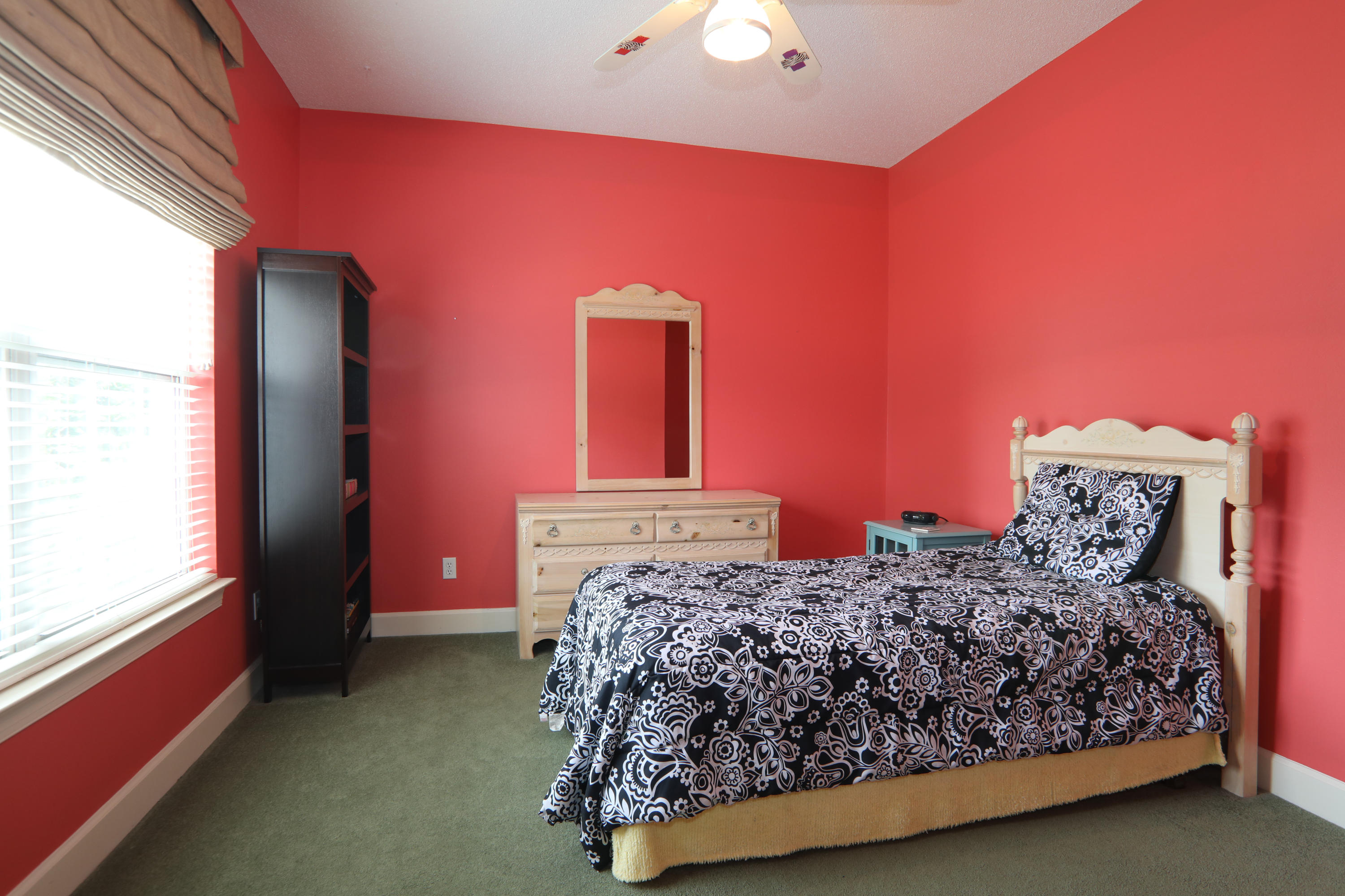 4462 Woodbridge Road Niceville, FL 32578 - Photo 4 of 20 Guest Room 1