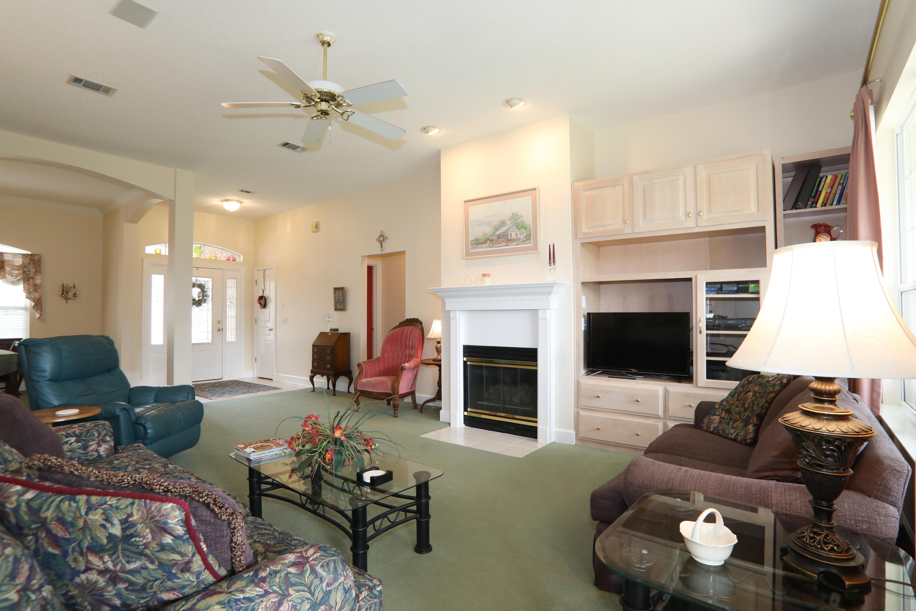 4462 Woodbridge Road Niceville, FL 32578 - Photo 9 of 20 Fireplace